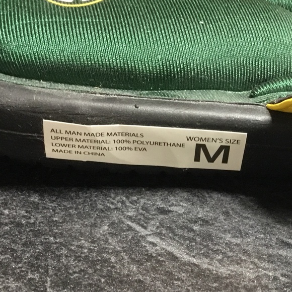 Green Bay Packers Flip Flops - Picture 4 of 4